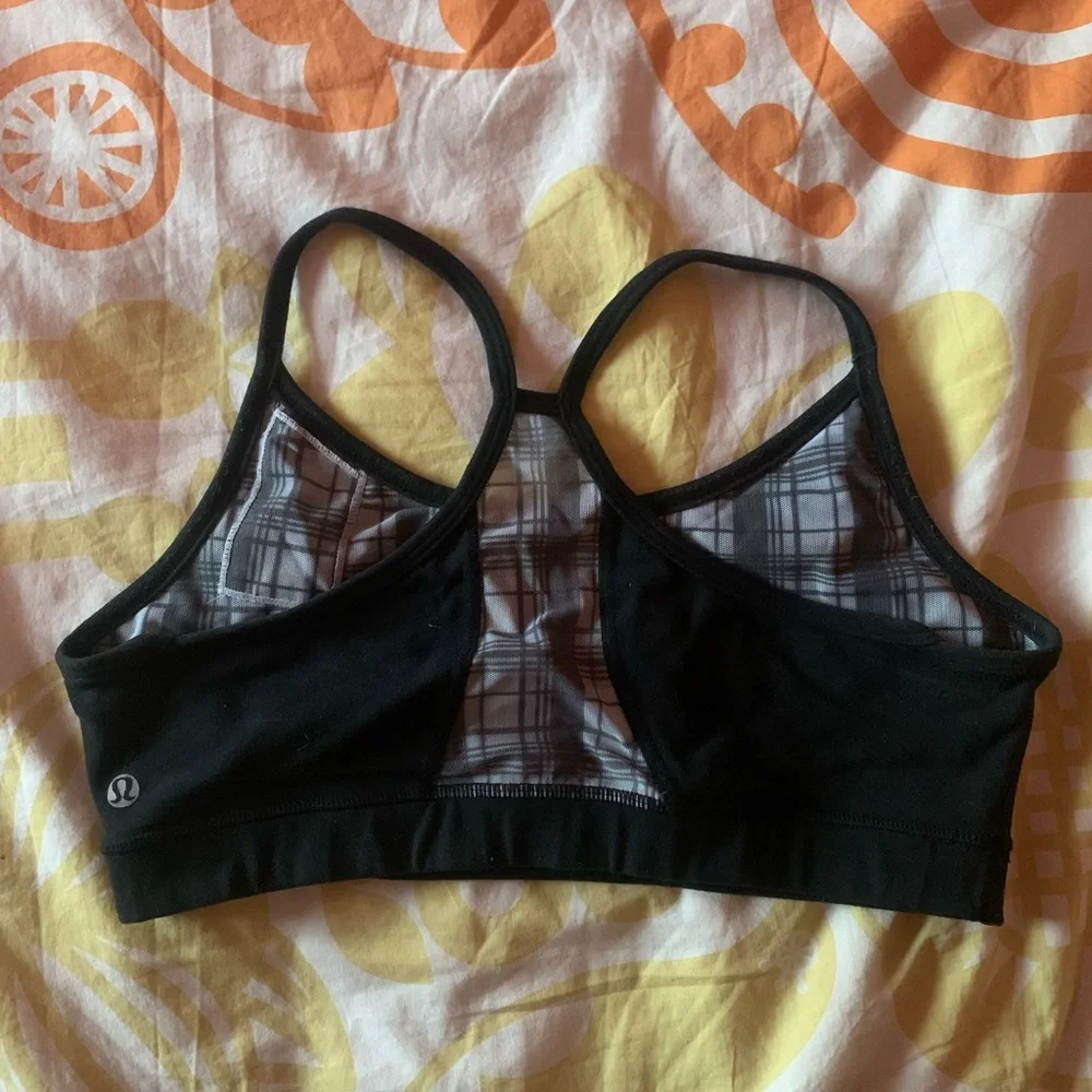 Lululemon sports bra - Picture 3 of 3
